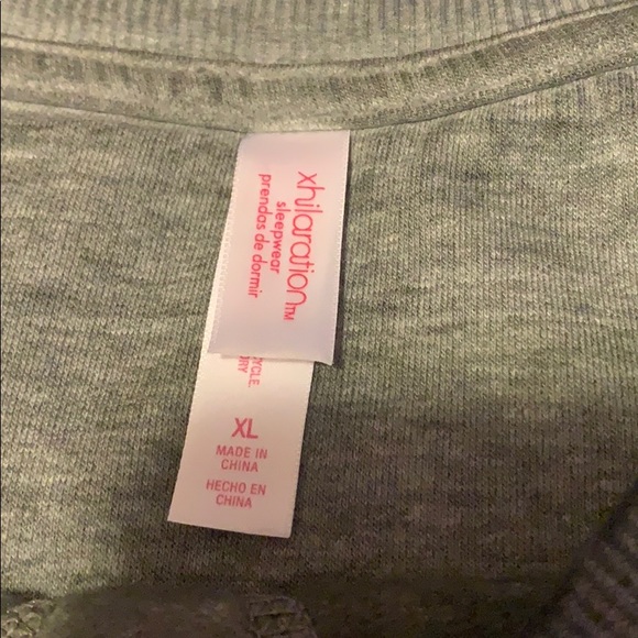 Sweatshirt - Picture 2 of 5